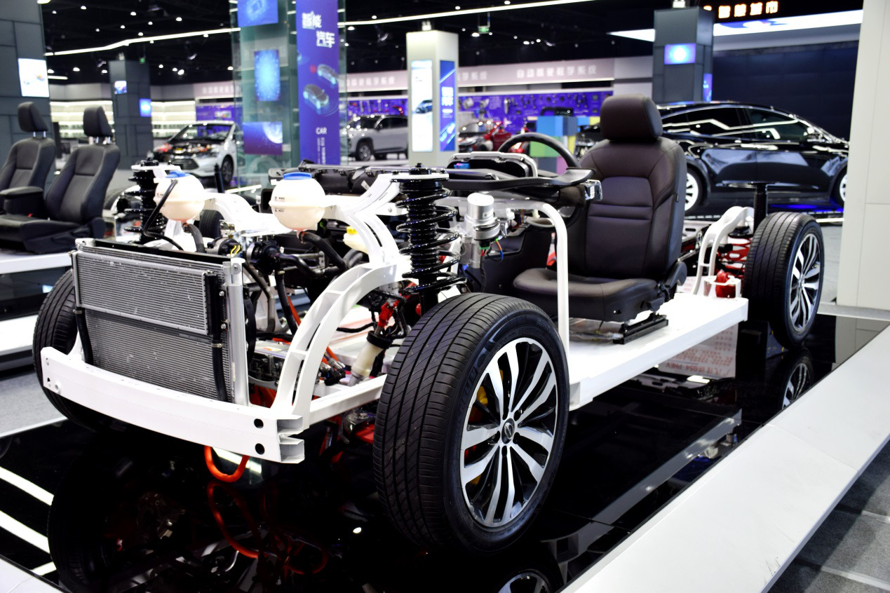 汽修新能源主要学哪方面：新能源汽修主要学什么呢？难吗？