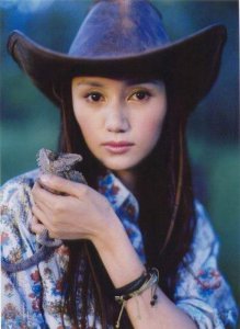 ​演员袁泉是混血吗长得好漂亮！袁泉为什么眼窝深邃看起来有些显老