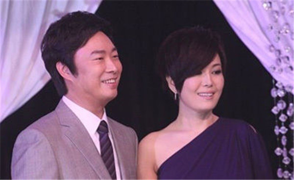 费玉清结婚了吗为什么不结婚,费玉清为了谁不结婚真的是同性恋吗