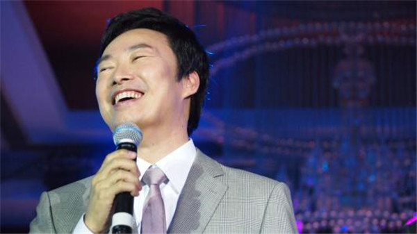 费玉清结婚了吗为什么不结婚,费玉清为了谁不结婚真的是同性恋吗