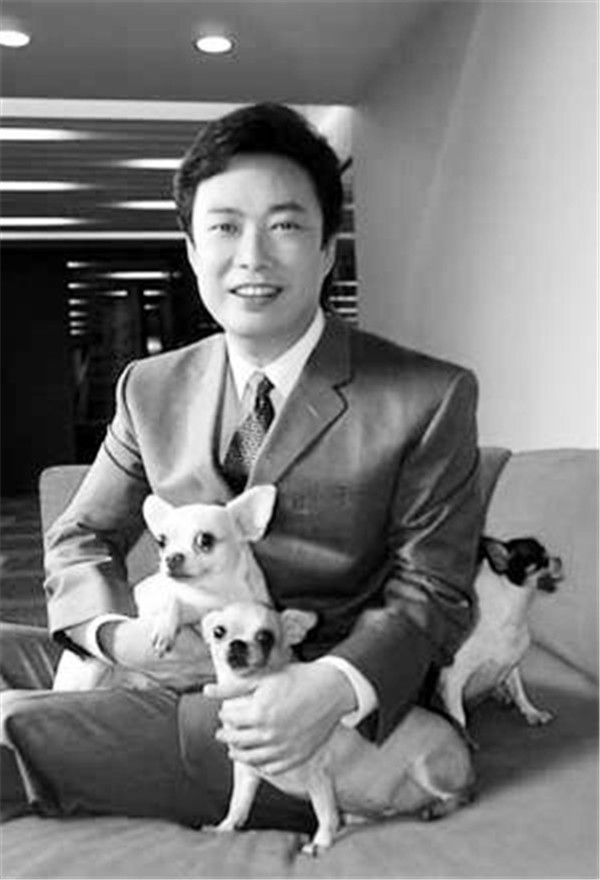 费玉清结婚了吗为什么不结婚,费玉清为了谁不结婚真的是同性恋吗