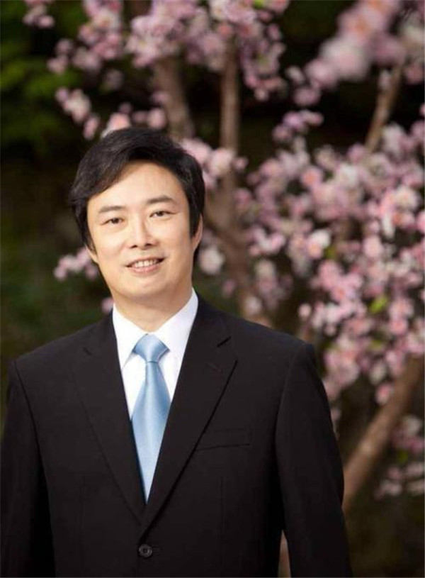 费玉清结婚了吗为什么不结婚,费玉清为了谁不结婚真的是同性恋吗