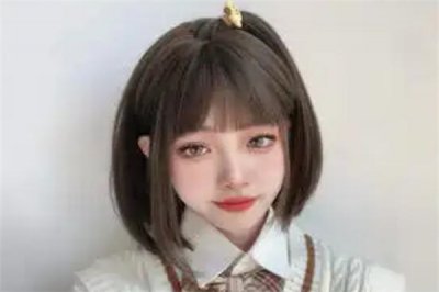 ​初中女生最火发型：三款很火爆(好看还符合校规)