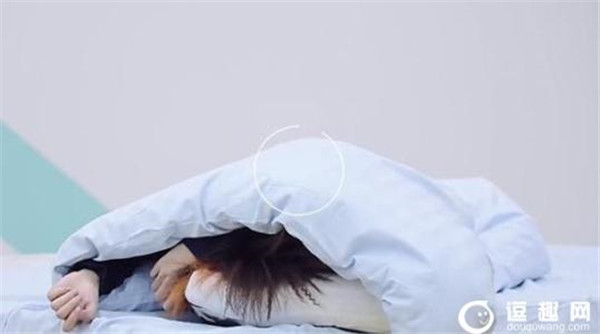 宋睡觉说了什么黄歌词为什么退赛,偶像练习生宋睡觉是谁是辉子吗