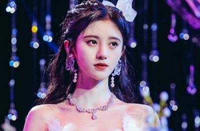 ​鞠婧祎圈内有人追吗？张哲瀚鞠婧祎圈内小料真实恋情在一起了吗？