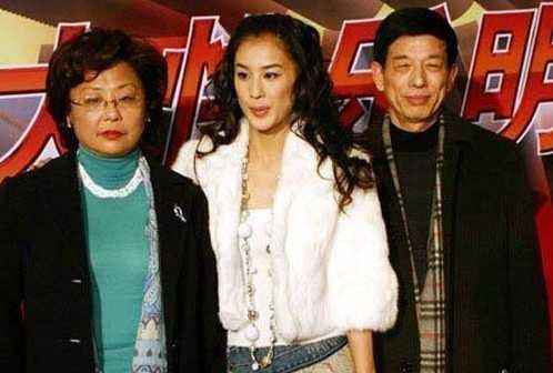 黄圣依上海娘家曝光，曝黄圣依父母是做什么的她如今资产有多少亿