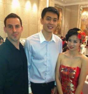 ​杨鸣老婆唐佳良巨富，杨鸣老婆唐佳良资料，杨鸣妻子唐佳良照片