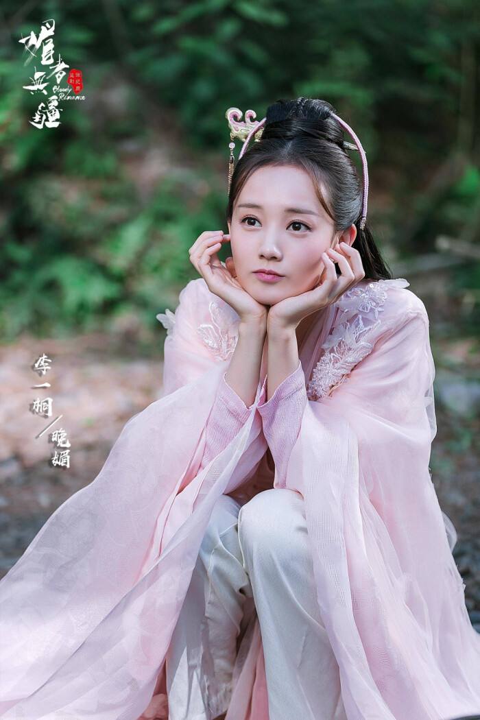 于正为什么捧李一桐?深扒李一桐后面的大佬,李一桐真正的老公是谁