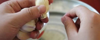 ​怎样快速剥掉大蒜皮