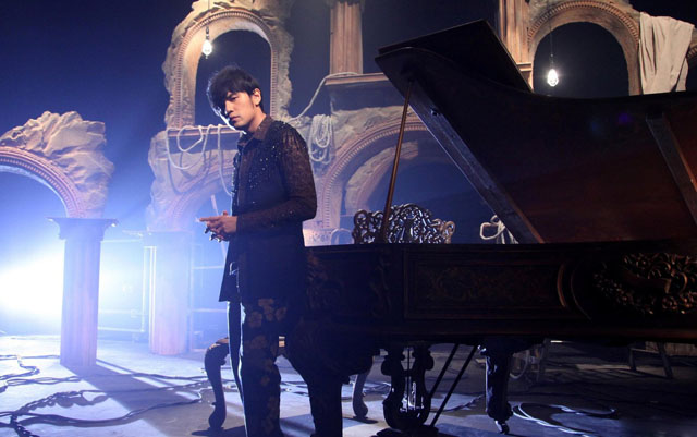 盘点娱乐圈单眼皮的男明星（男明星 单眼皮）