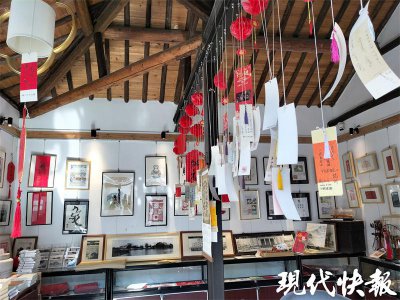 ​耗时十年，他收集三万张老照片“串”成一部扬州影像近现代史