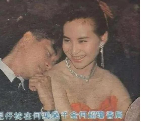 吴孟达扶灵人是谁（香港艺人葬礼扶灵故事）