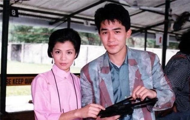 吴孟达扶灵人是谁（香港艺人葬礼扶灵故事）