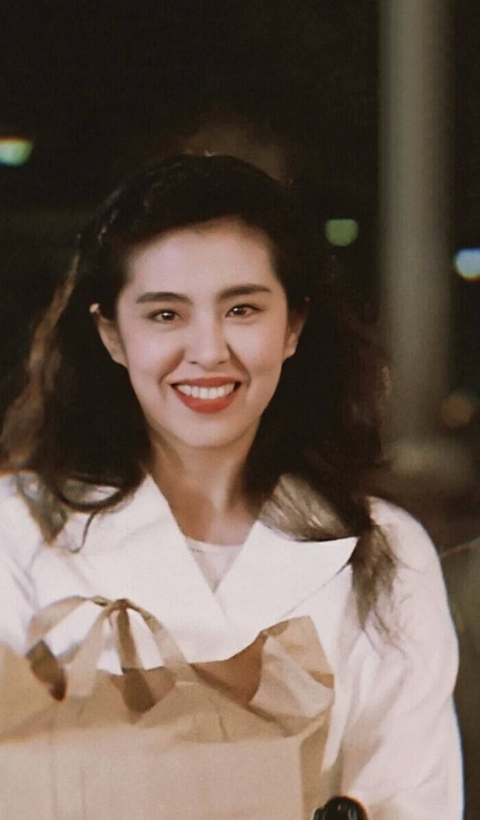 王祖蓝和王祖贤什么关系（影视美女王祖贤资料介绍）