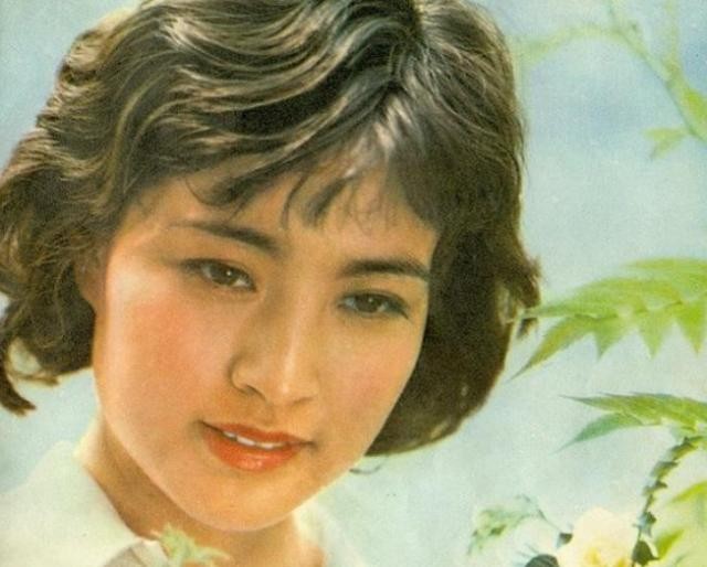 杨幂的裸奶无遮挡照片（杨幂的胸部有多大三围是多少）