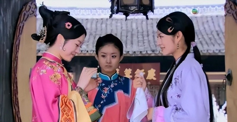 宫2杨幂介绍（赵丽颖示好杨幂被无视）