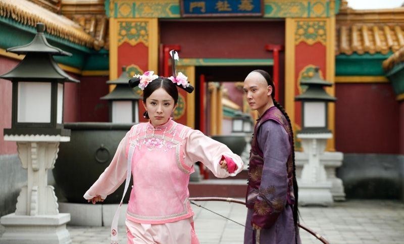 宫2杨幂介绍（赵丽颖示好杨幂被无视）