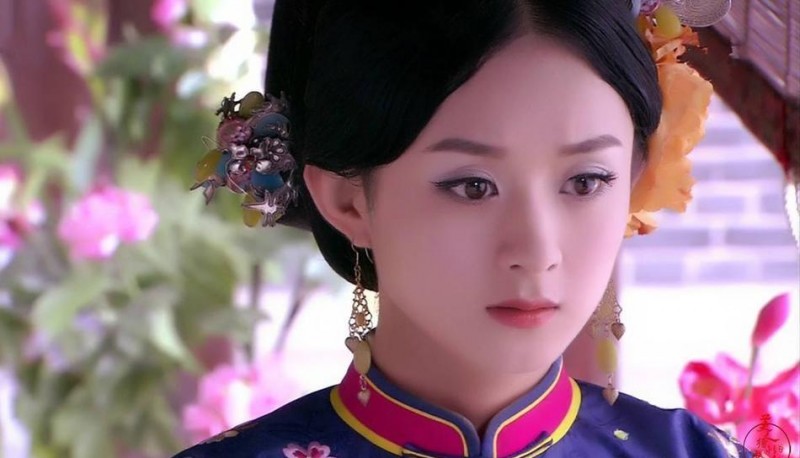 宫2杨幂介绍（赵丽颖示好杨幂被无视）