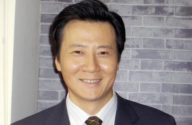 刘露出演的电视剧（刘路在火车站和工作人员起争执）