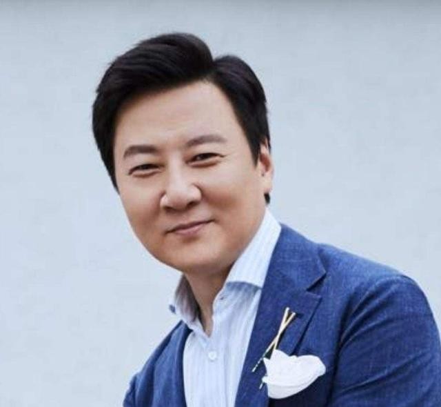 刘露出演的电视剧（刘路在火车站和工作人员起争执）