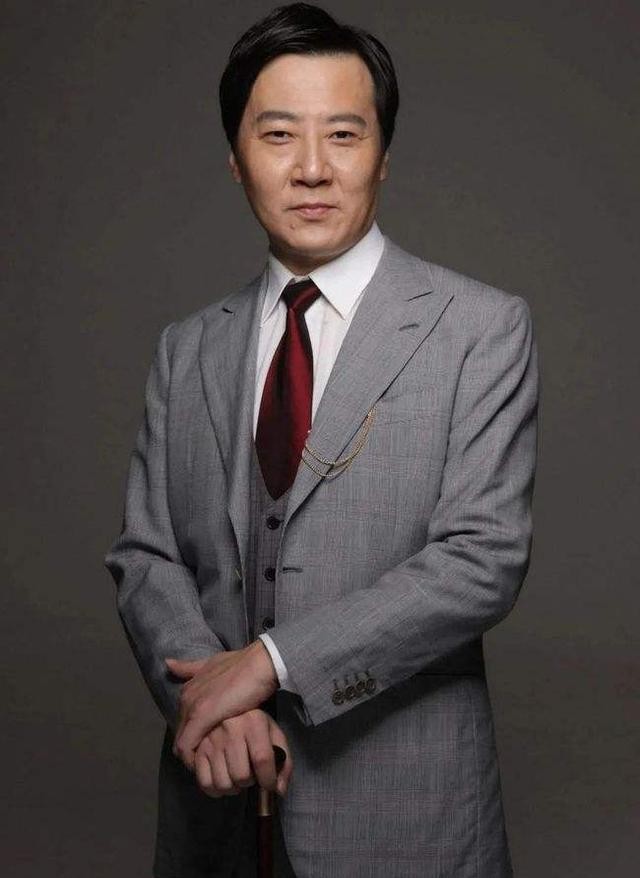 刘露出演的电视剧（刘路在火车站和工作人员起争执）