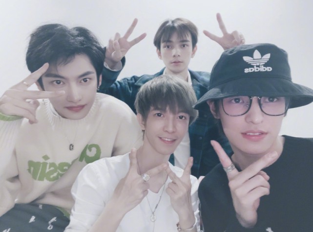 郭敬明陈学冬分手（郭敬明和被毁掉的男宠们）