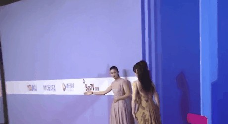 明星红毯露底(明星红毯意外又尴尬又好笑）