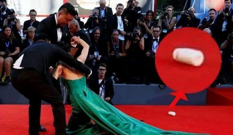 明星红毯露底(明星红毯意外又尴尬又好笑）