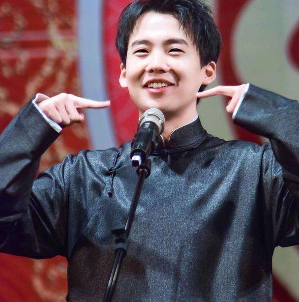 凯旋地产是秦霄贤家的吗（秦霄贤父母身家50亿）