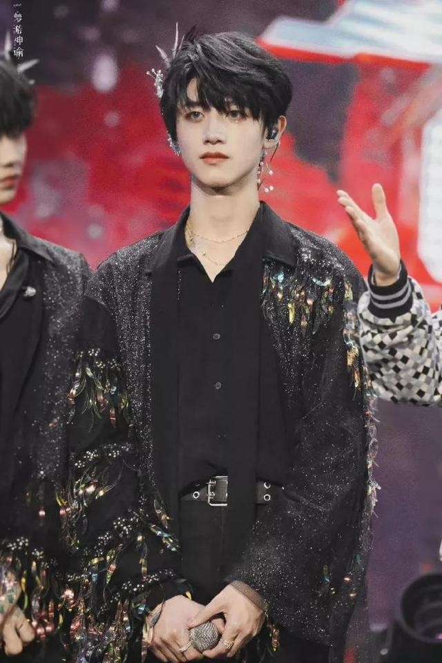 朱志鑫原名叫什么（山城少年朱志鑫简介）