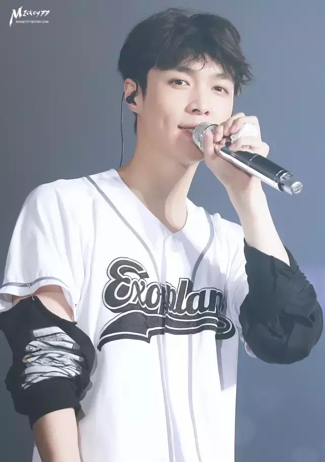 张艺兴原名（张艺兴李易峰曾本名都好接地气）