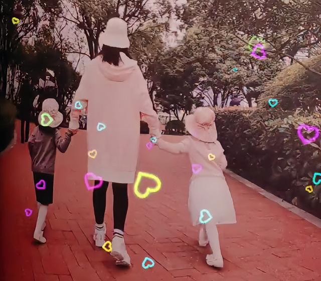 张杰谢娜图片高清（谢娜张杰幸福公开全家出游照）