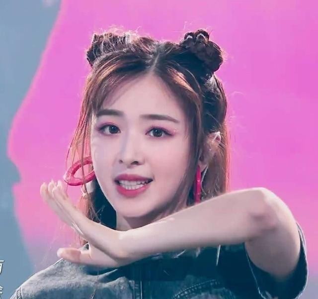 张含韵超级女声排名（“超女”第一二三四梯队都有哪些代表）