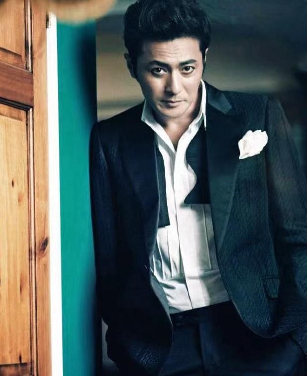 张东健高小英照片（张东健太太与子女合影曝光）