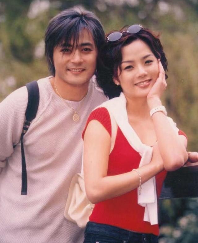 张东健高小英照片（张东健太太与子女合影曝光）