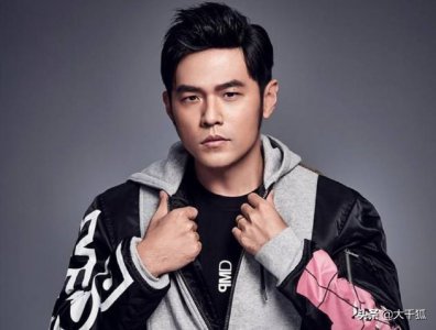 ​发如雪mv女主是谁（周杰伦发如雪mv中2个女主是谁）