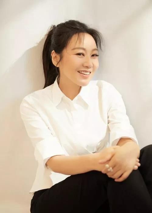 闫妮的个人资料简介（内地影视剧女演员闫妮）