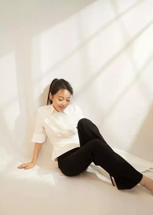 闫妮的个人资料简介（内地影视剧女演员闫妮）