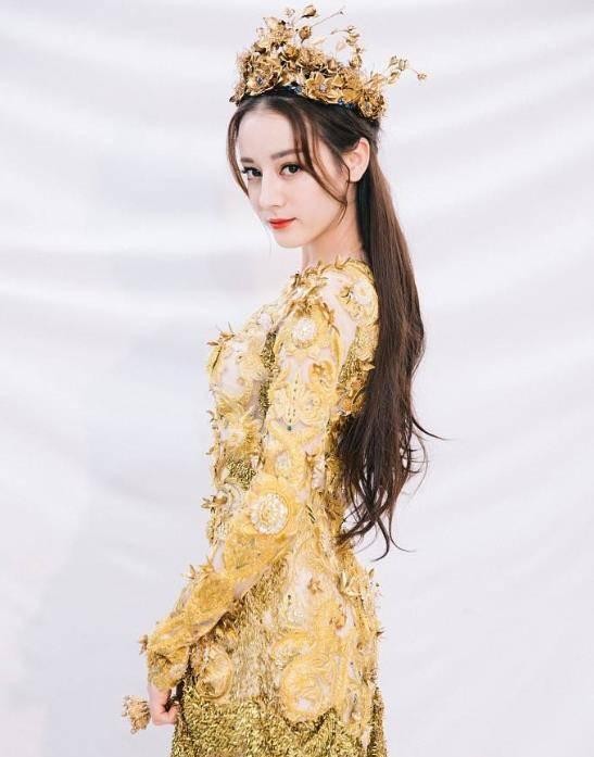 张艺兴迪丽热巴关系（迪丽热巴被催婚提名张艺兴）