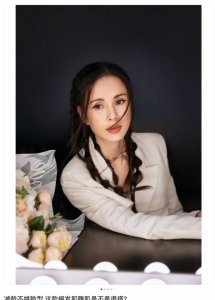 ​李若彤年龄多大（55岁李若彤晒性感美照）