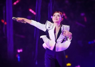 ​梁静茹在线打假什么梗（梁静茹愚人节亲自打假）