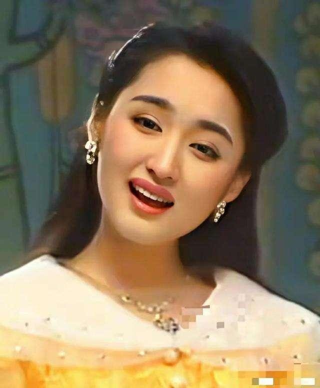 杨钰莹羞辱门（曾为爱隐退却身败名裂的杨钰莹）