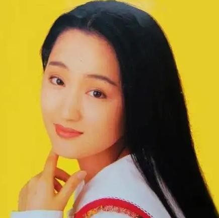 杨钰莹羞辱门（曾为爱隐退却身败名裂的杨钰莹）