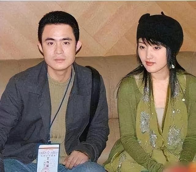 杨钰莹羞辱门（曾为爱隐退却身败名裂的杨钰莹）