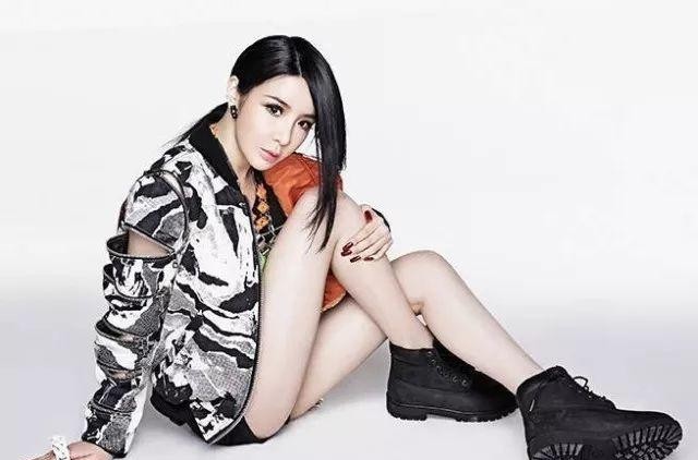 朴春承认整容是怎么回事（朴春否认整容)