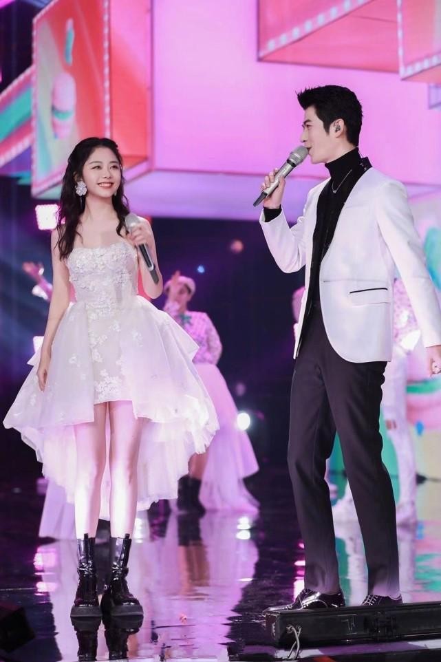 谭松韵身高体重（谭松韵跳螃蟹舞为何被嘲胖）