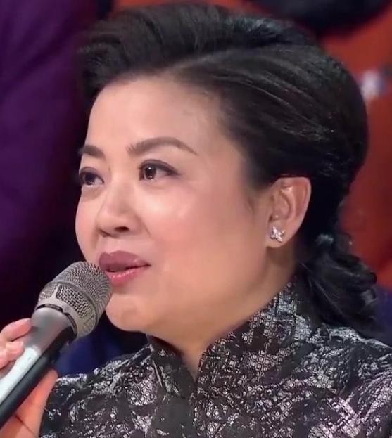 54岁的张也为何至今单身（张也经历一般人确实不敢娶）