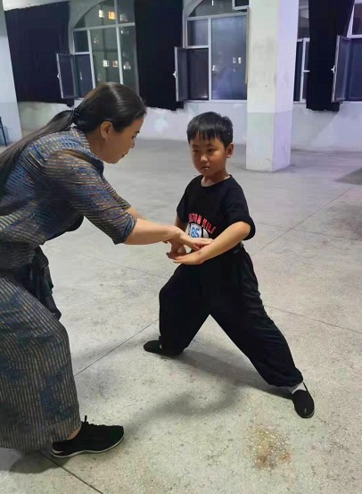 减肥操郑多燕介绍（风靡一时的多燕瘦营销模式惹质疑）