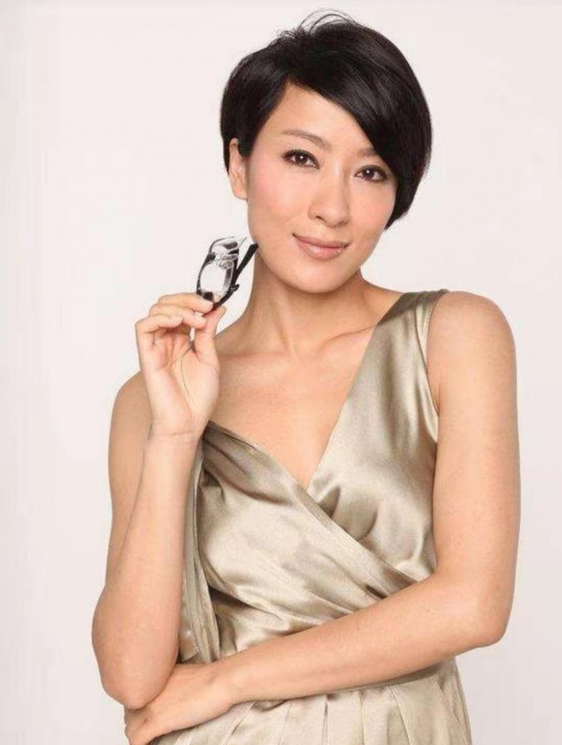 杨怡车震门事件怎么回事（龙套女王杨怡曾罗仲谦身陷车震门）