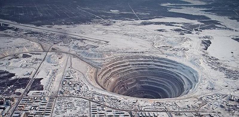 苏联挖到地狱的真相（苏联在地球上挖了万米深洞）